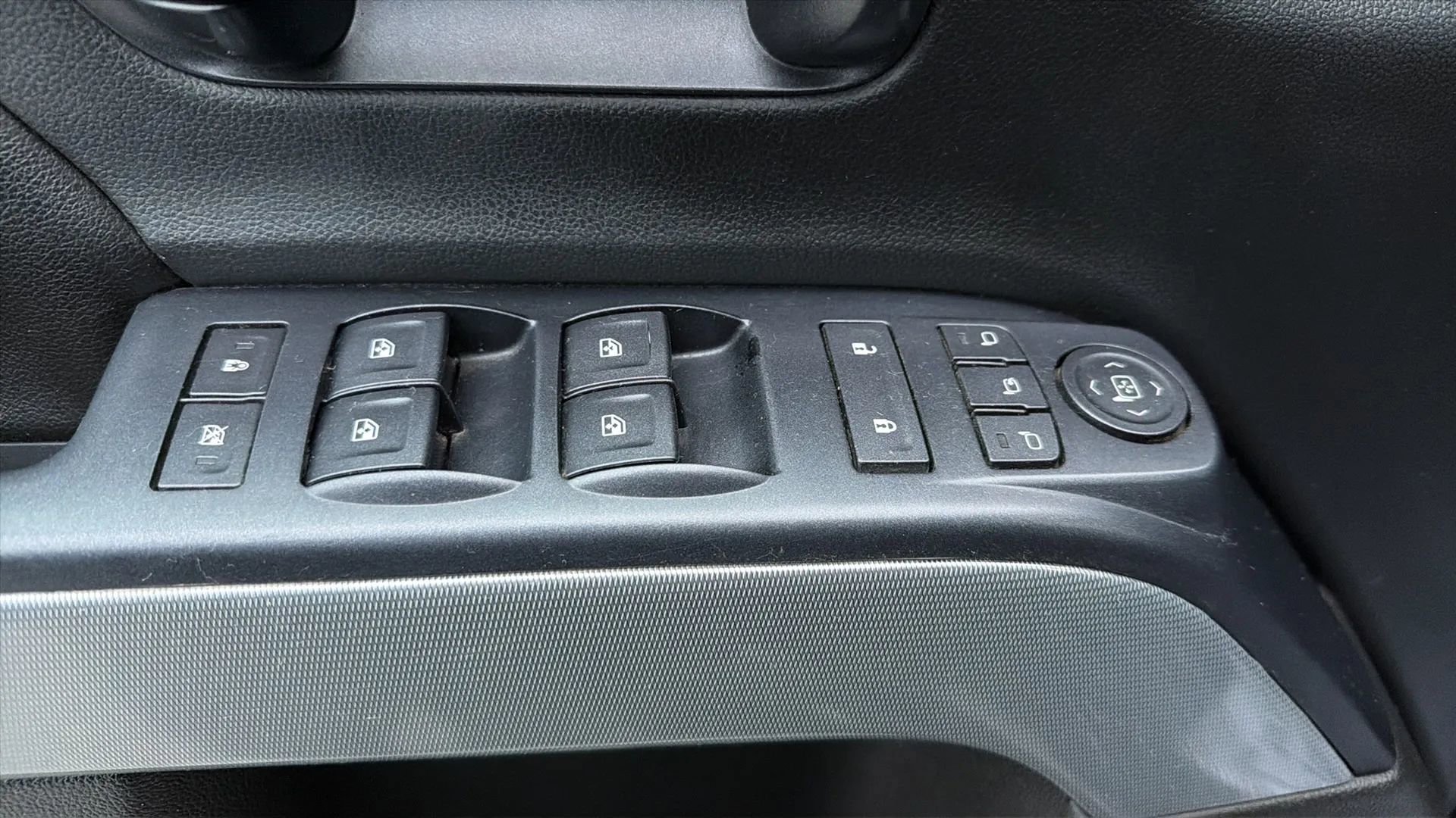 Used 2015 Chevrolet Silverado 2500 LTZ w/ Duramax Plus Package image 20