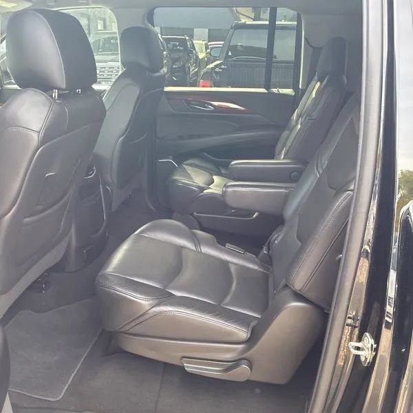 Used 2019 Cadillac Escalade ESV 4WD image 20