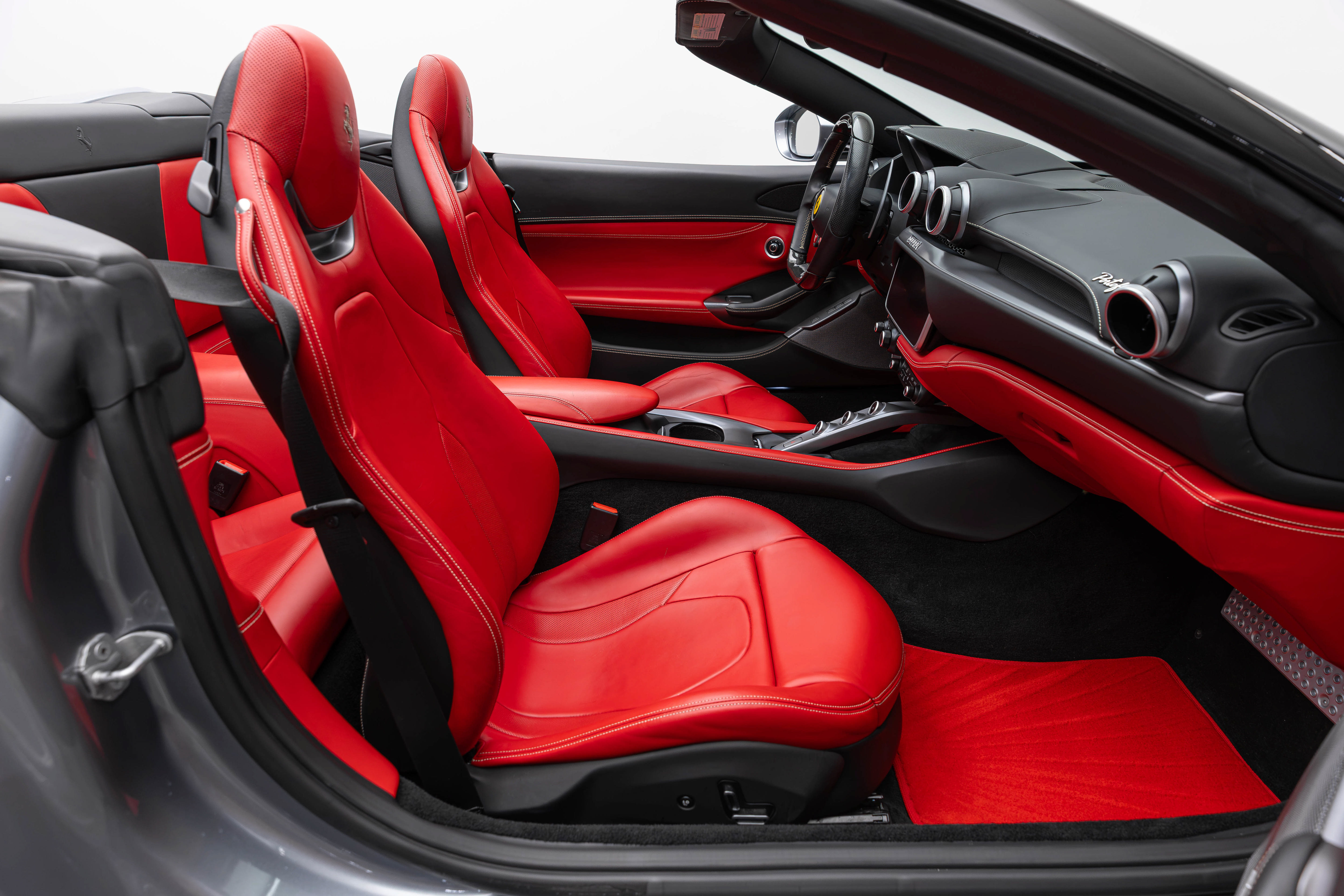 Certified 2019 Ferrari Portofino RWD image 53