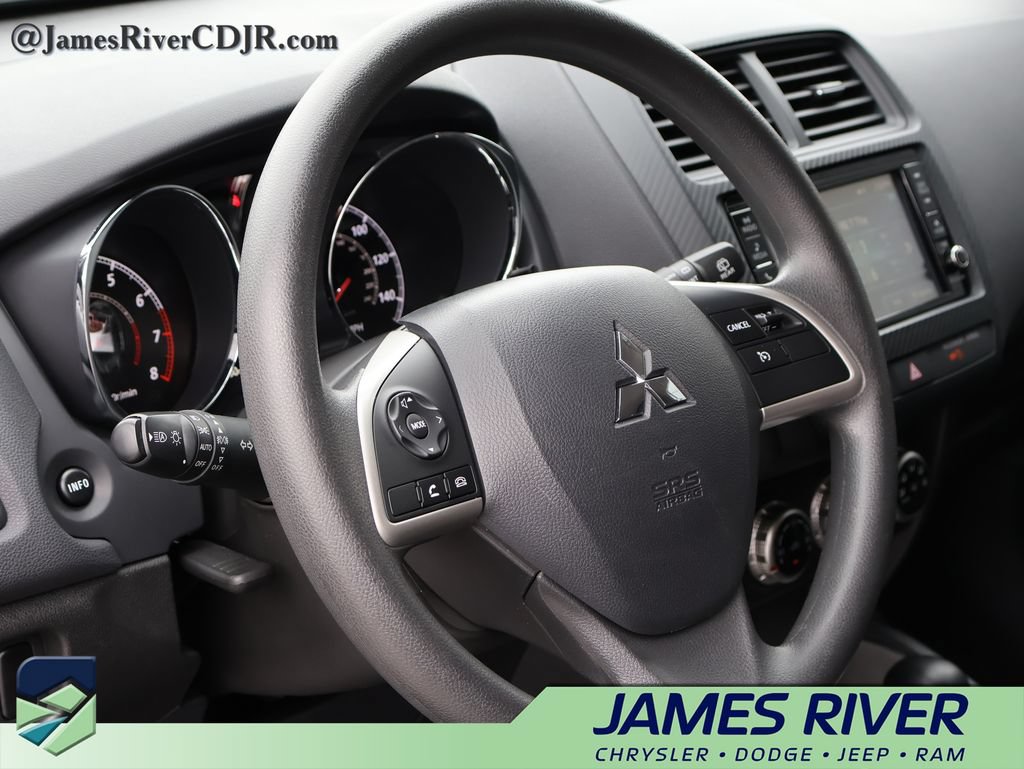 Used 2025 Mitsubishi Outlander Sport SE AWD/4WD image 25