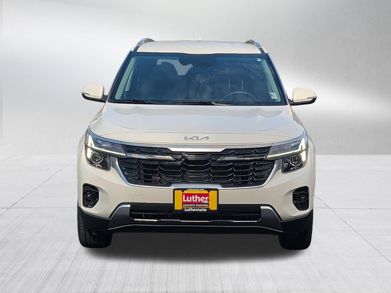 Used 2024 Kia Seltos S AWD/4WD image 2