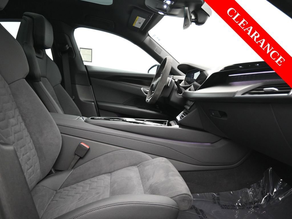 Used 2024 Audi e-tron GT Premium Plus image 16