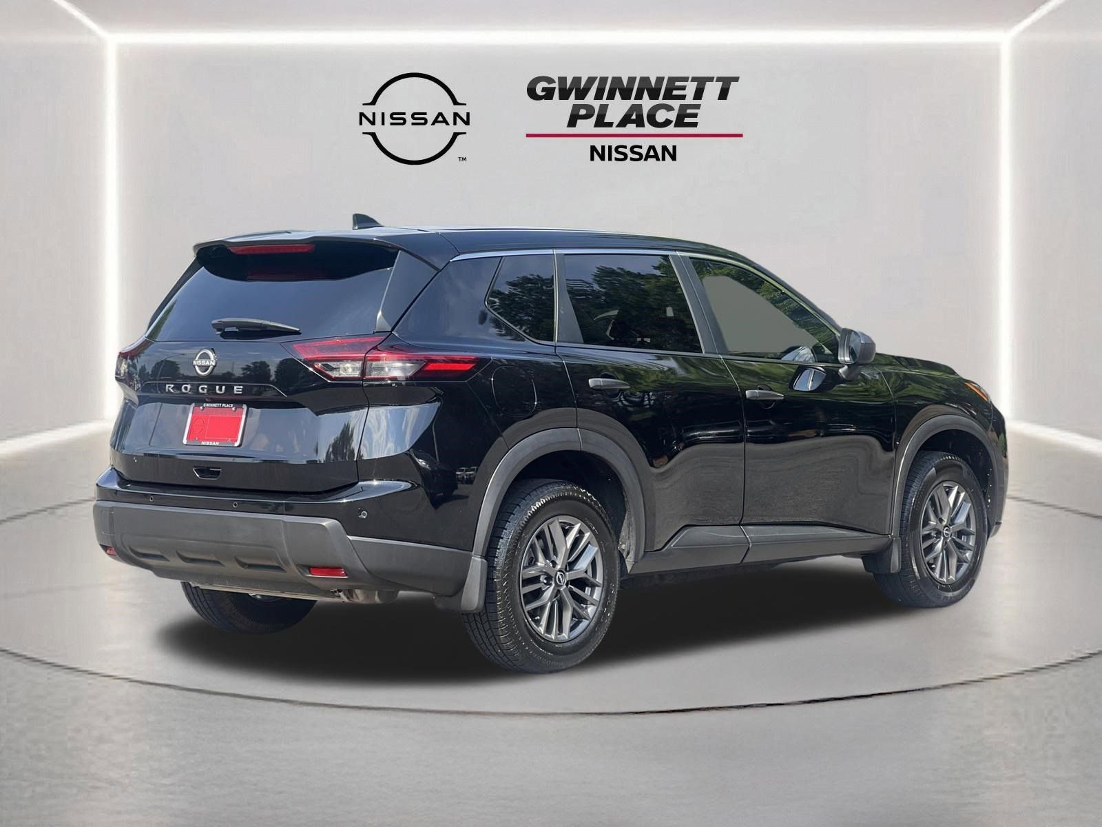 Used 2024 Nissan Rogue S FWD image 23