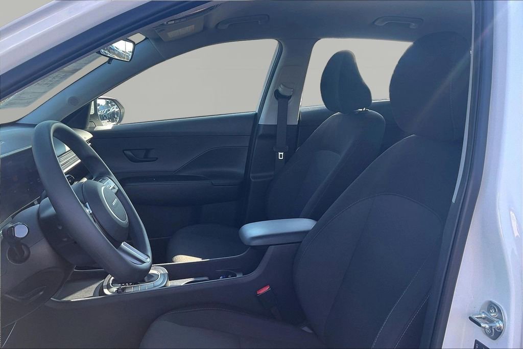 Used 2024 Hyundai Kona SE image 23
