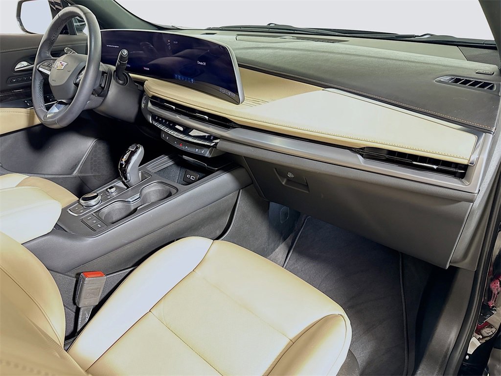 Certified 2025 Cadillac XT4 Premium Luxury image 27