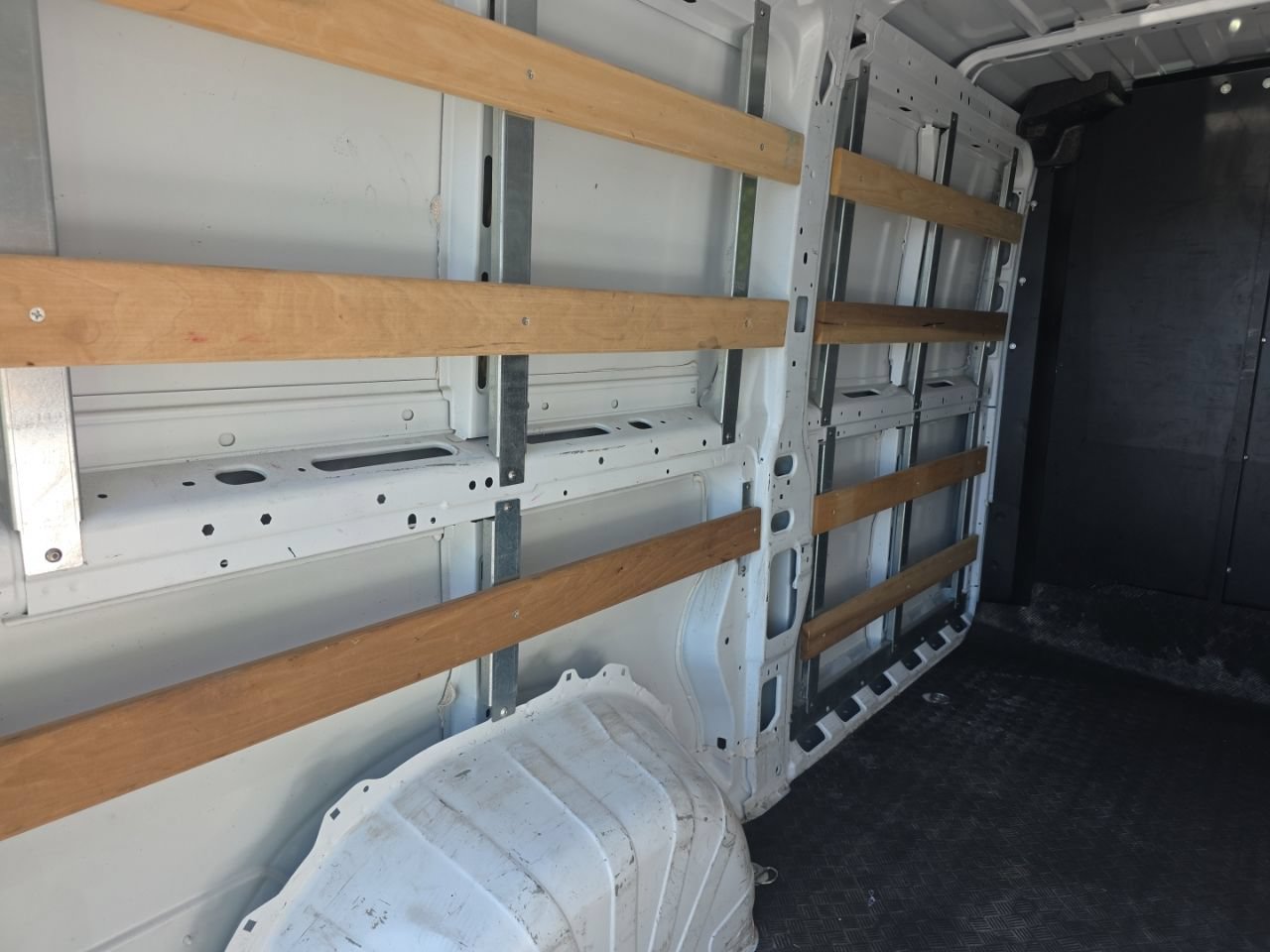 Used 2025 RAM ProMaster 2500 w/ U-Haul Equipment Group FWD image 23