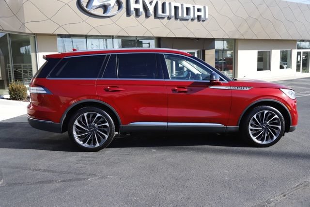 Used 2020 Lincoln Aviator Reserve w/ Equipment Group 202A AWD/4WD image 2