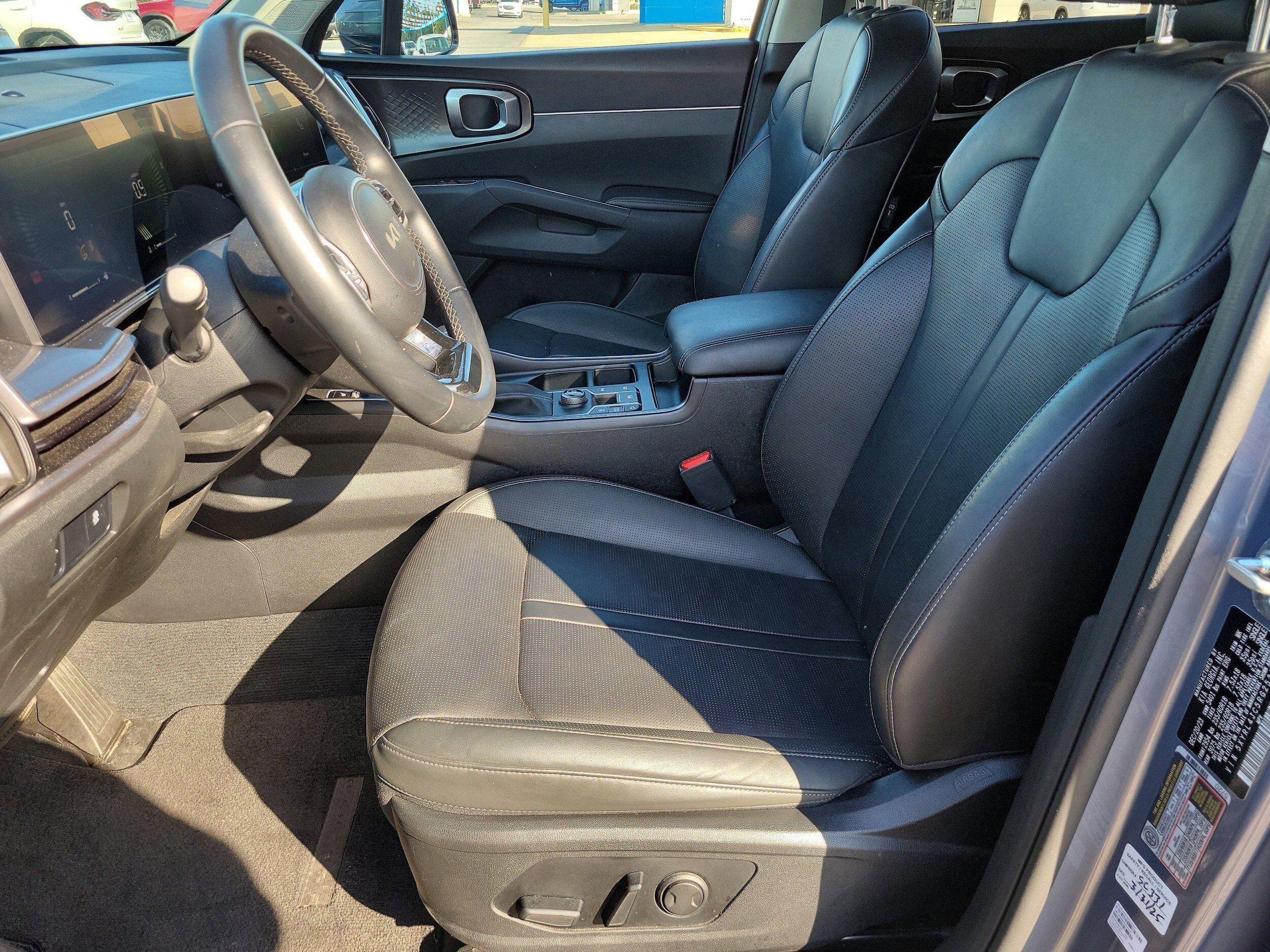 Used 2024 Kia Sorento S image 13