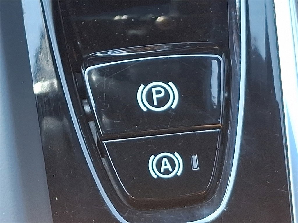 Used 2024 Volvo XC60 B5 Ultimate w/ Protection Package Premier image 25