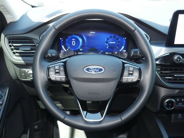 Used 2022 Ford Escape Titanium image 17