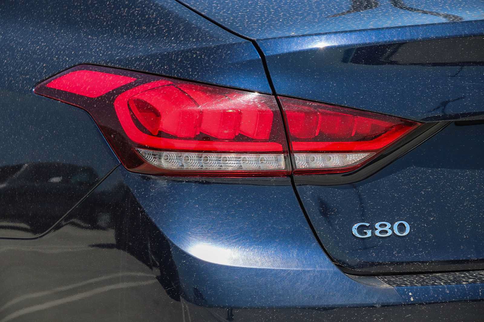 Used 2018 Genesis G80 3.8 RWD image 9