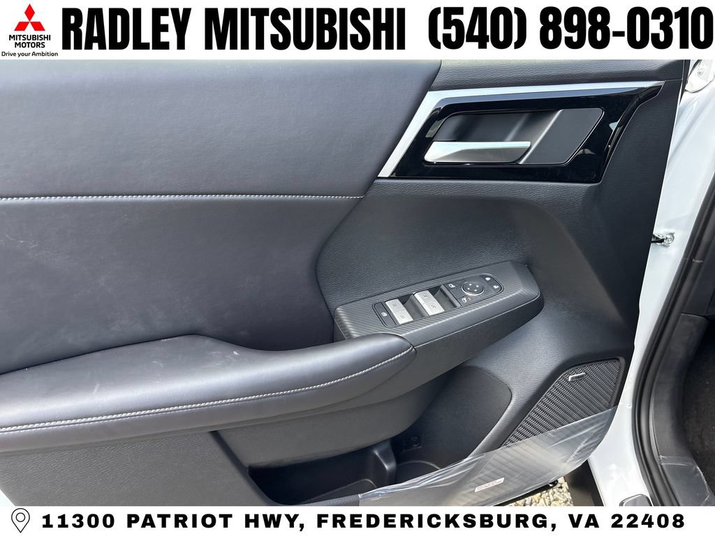 New 2026 Mitsubishi Outlander LE AWD/4WD image 5