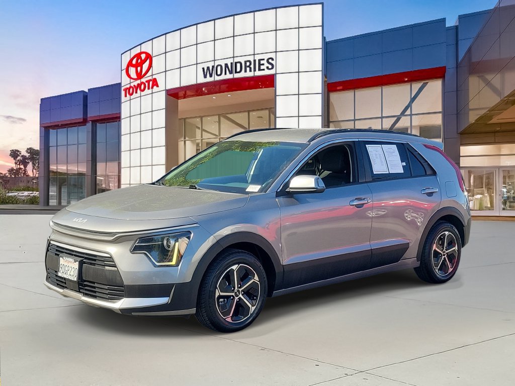 Used 2023 Kia Niro EX FWD image 2
