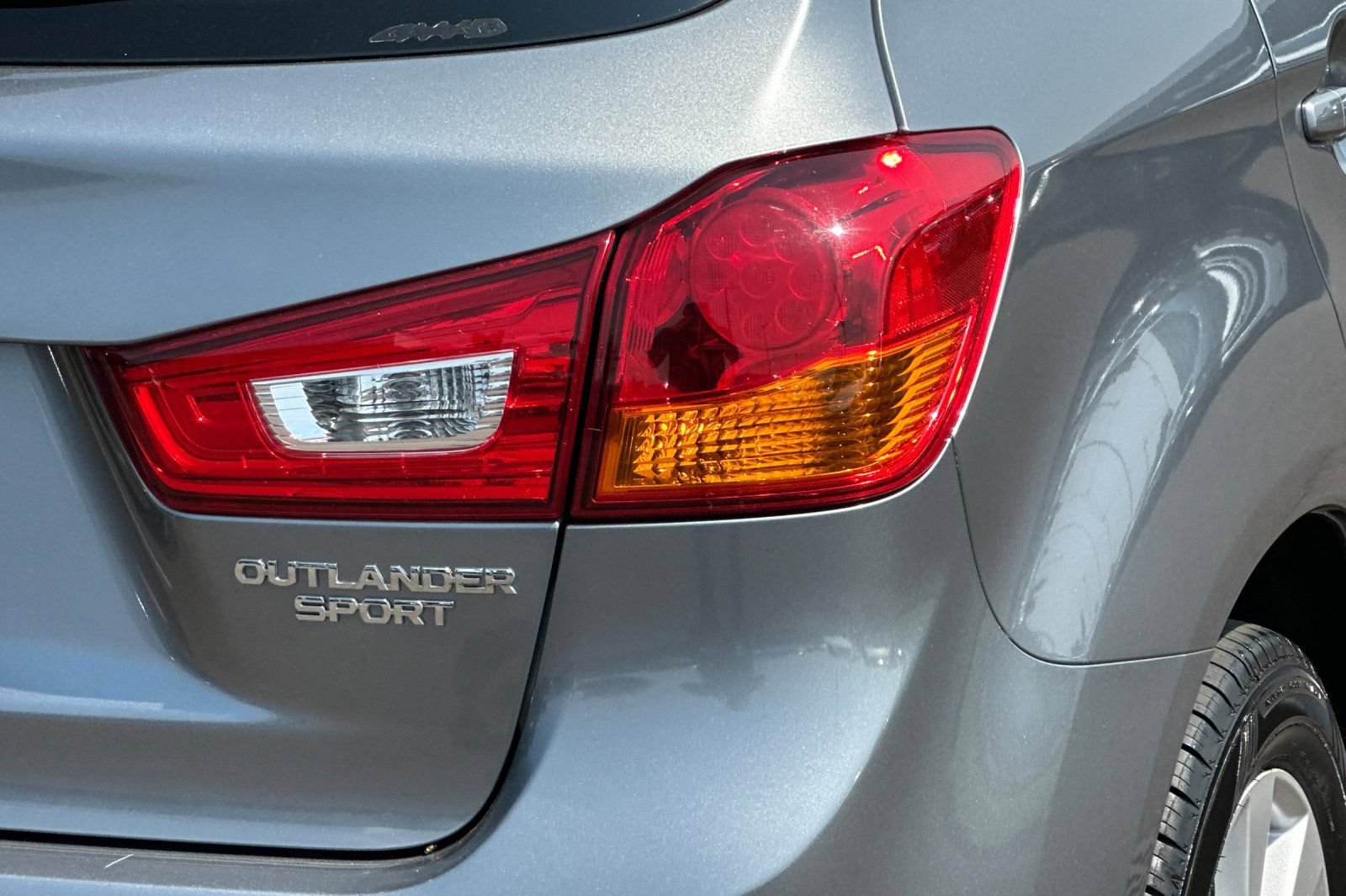Used 2013 Mitsubishi Outlander Sport SE AWD/4WD image 25