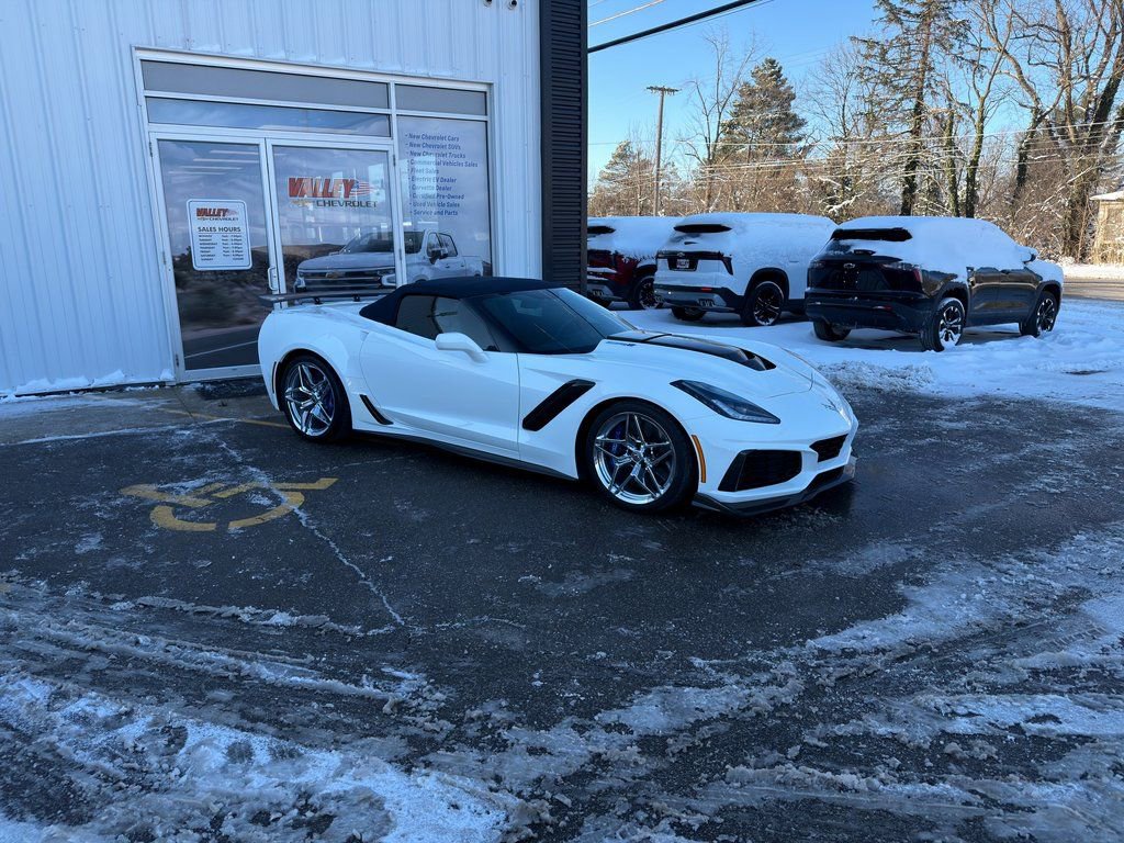 Used 2019 Chevrolet Corvette ZR1 w/ Chrome Badge Package image 88