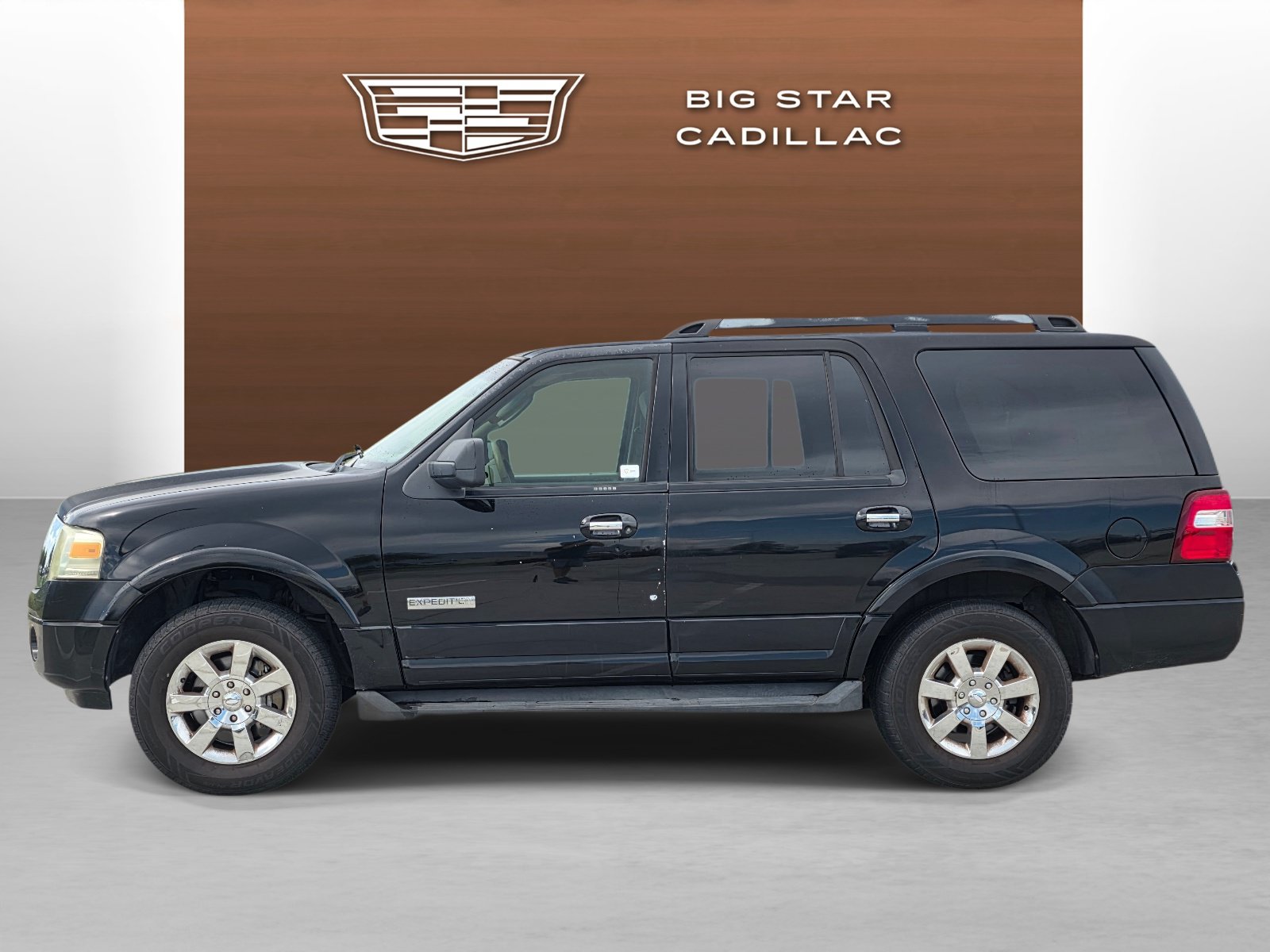 Used 2008 Ford Expedition XLT RWD image 2