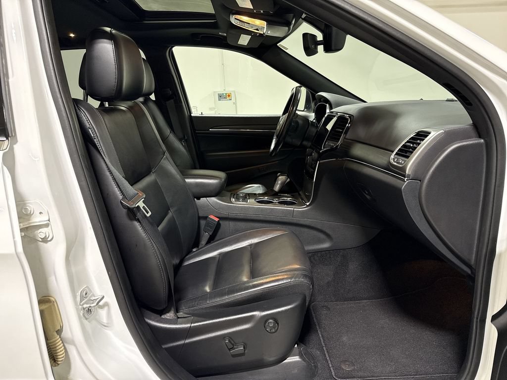 Used 2021 Jeep Grand Cherokee Limited AWD/4WD image 23