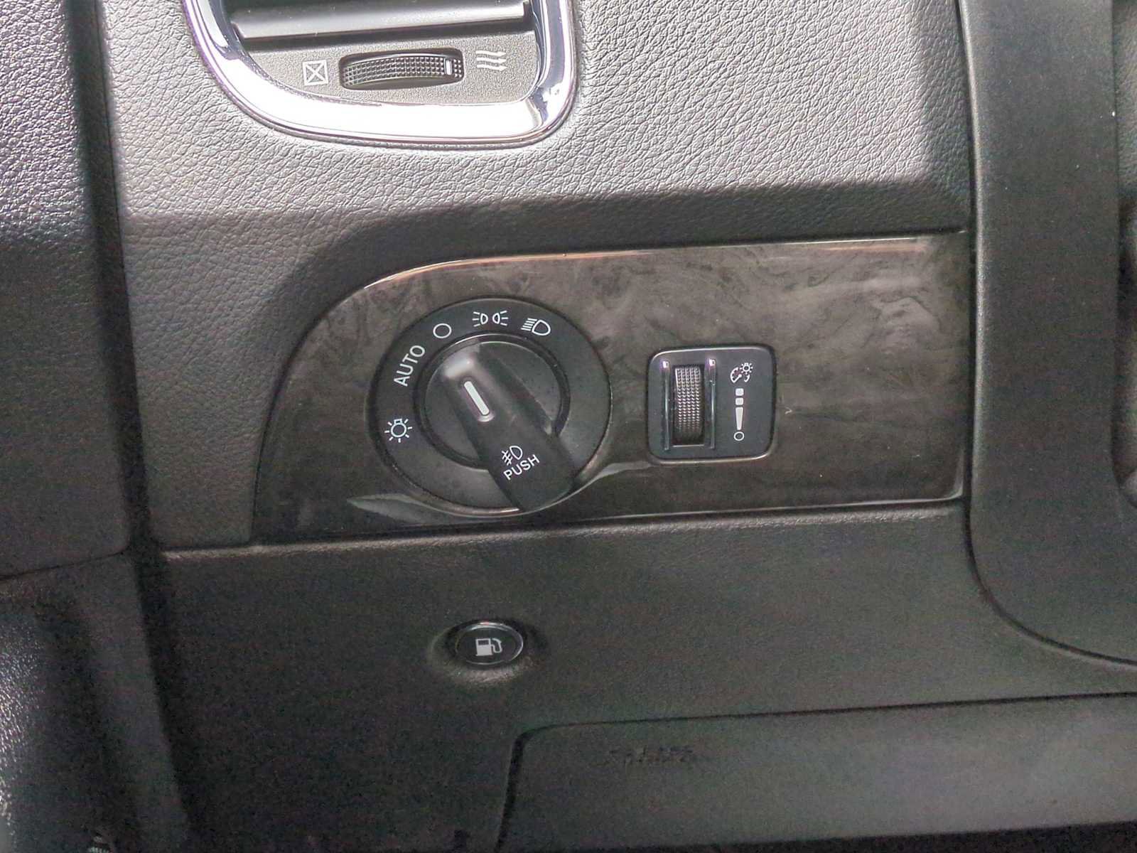 Used 2014 Dodge Durango Citadel w/ Technology Group image 28