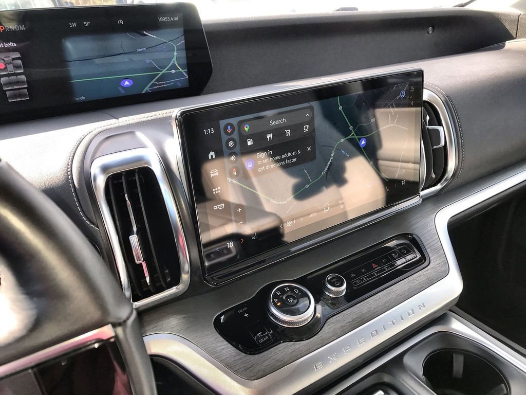 Used 2025 Ford Expedition Max Platinum image 16