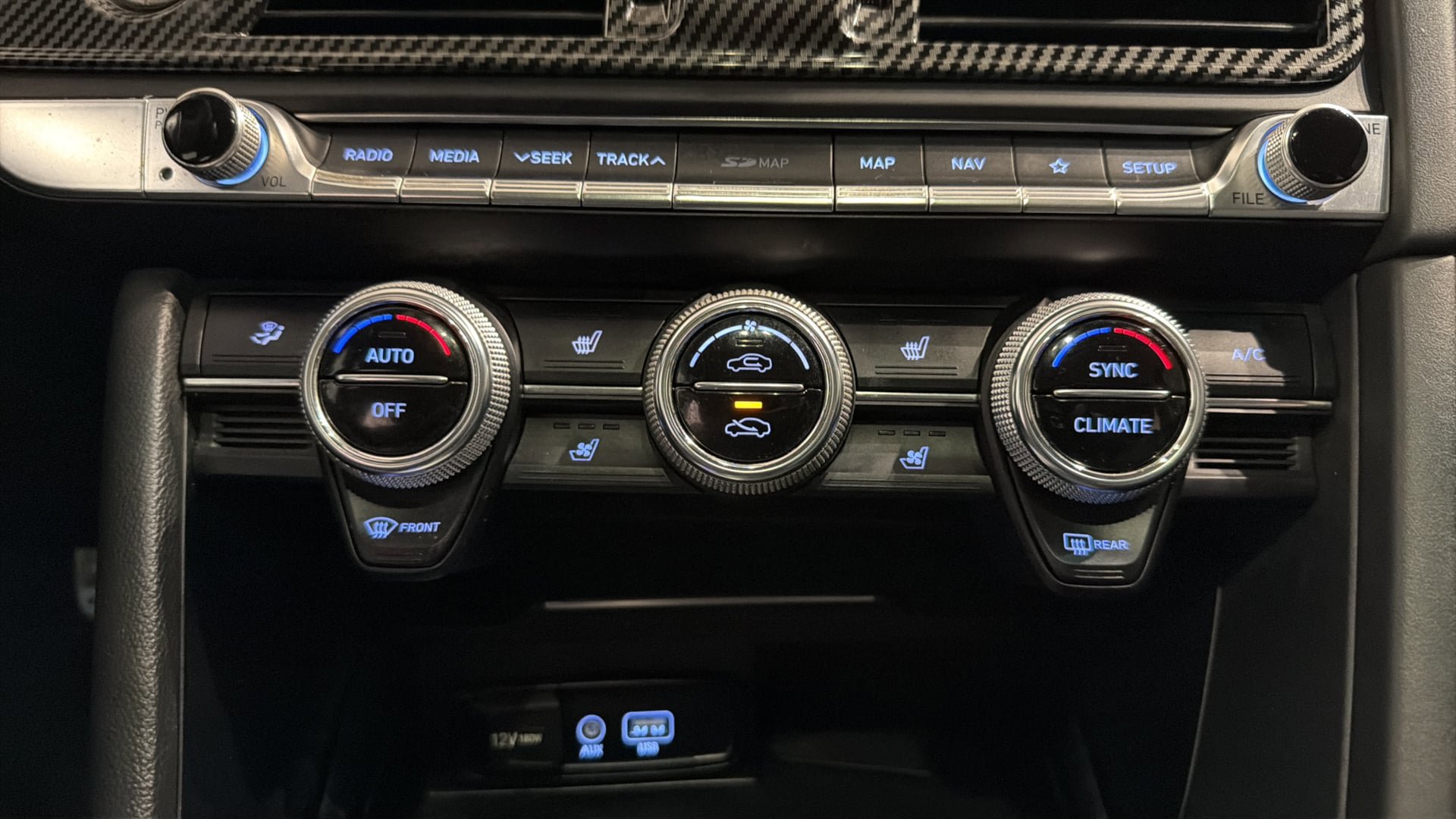 Used 2019 Genesis G70 3.3T Advanced RWD image 28