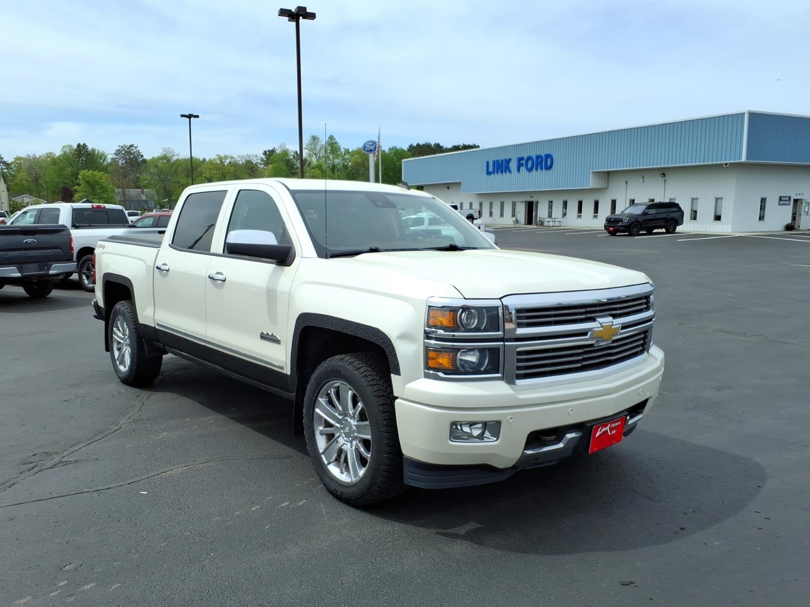Used 2014 Chevrolet Silverado 1500 High Country w/ High Country Premium Package AWD/4WD image 8