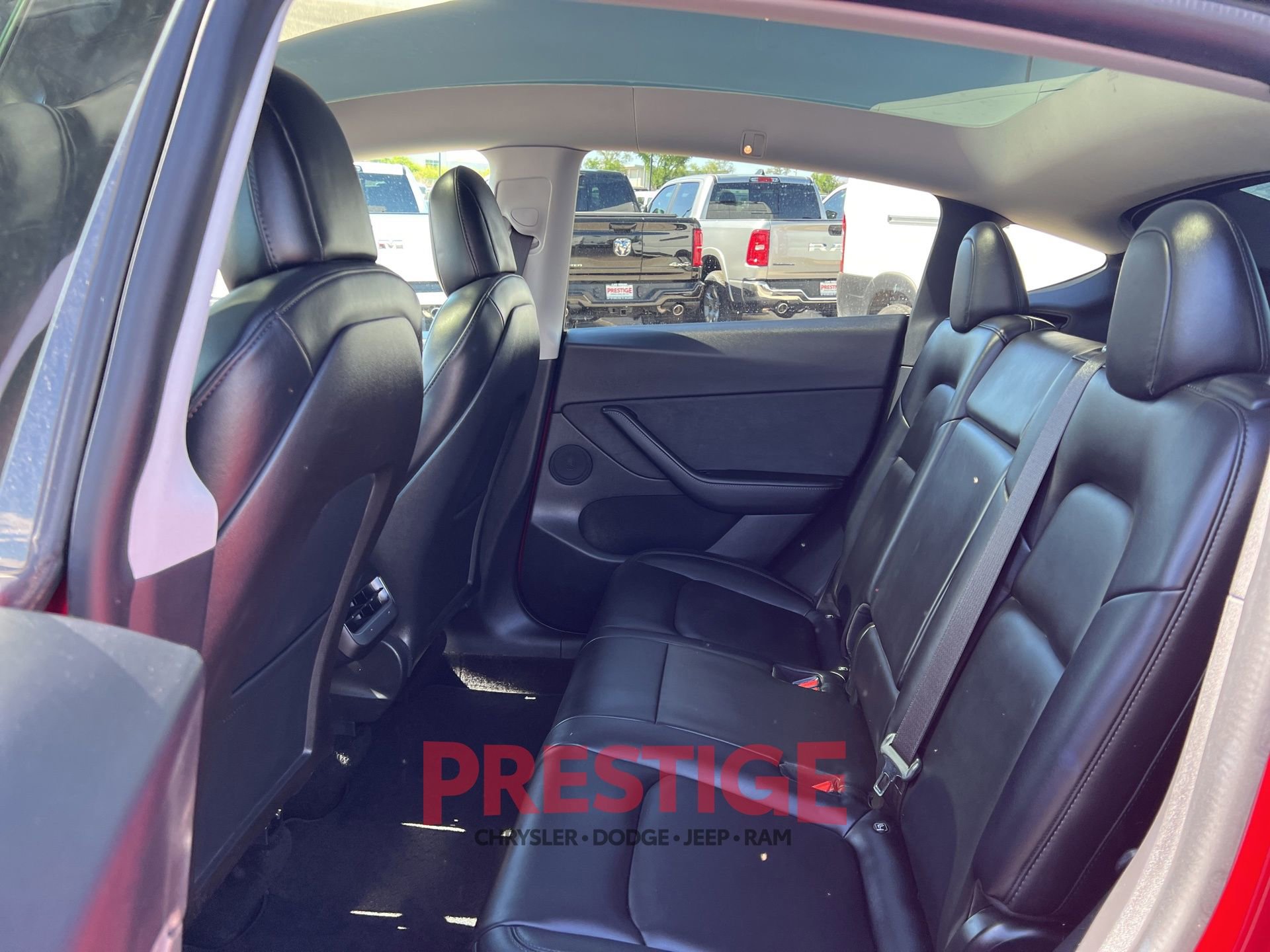 Used 2021 Tesla Model Y Long Range AWD/4WD image 23