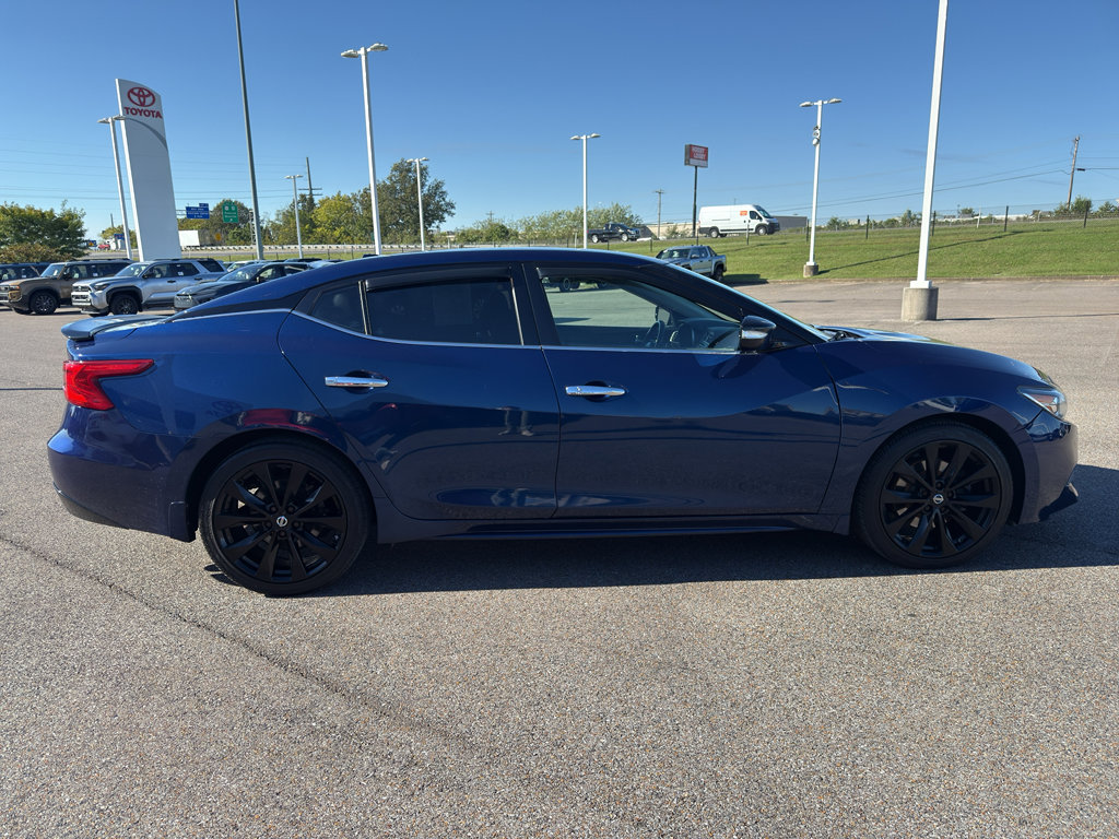 Used 2017 Nissan Maxima SR w/ Midnight Edition image 6