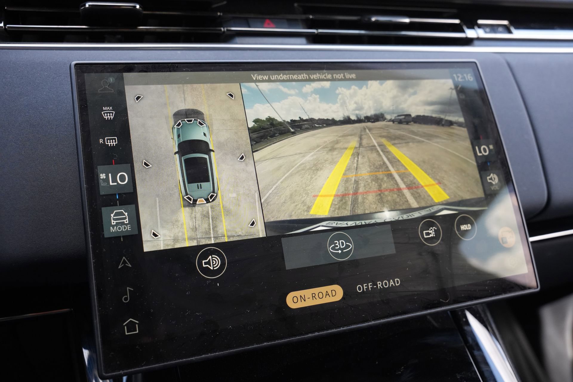 Used 2024 Land Rover Range Rover Sport SE image 13