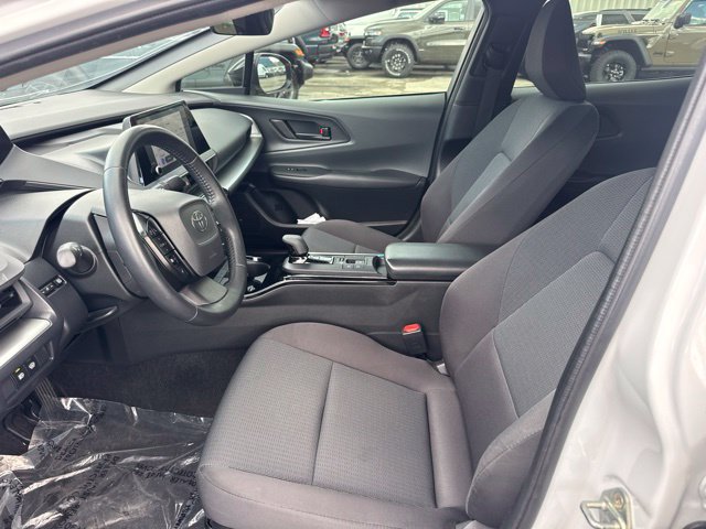 Used 2025 Toyota Prius LE FWD image 9