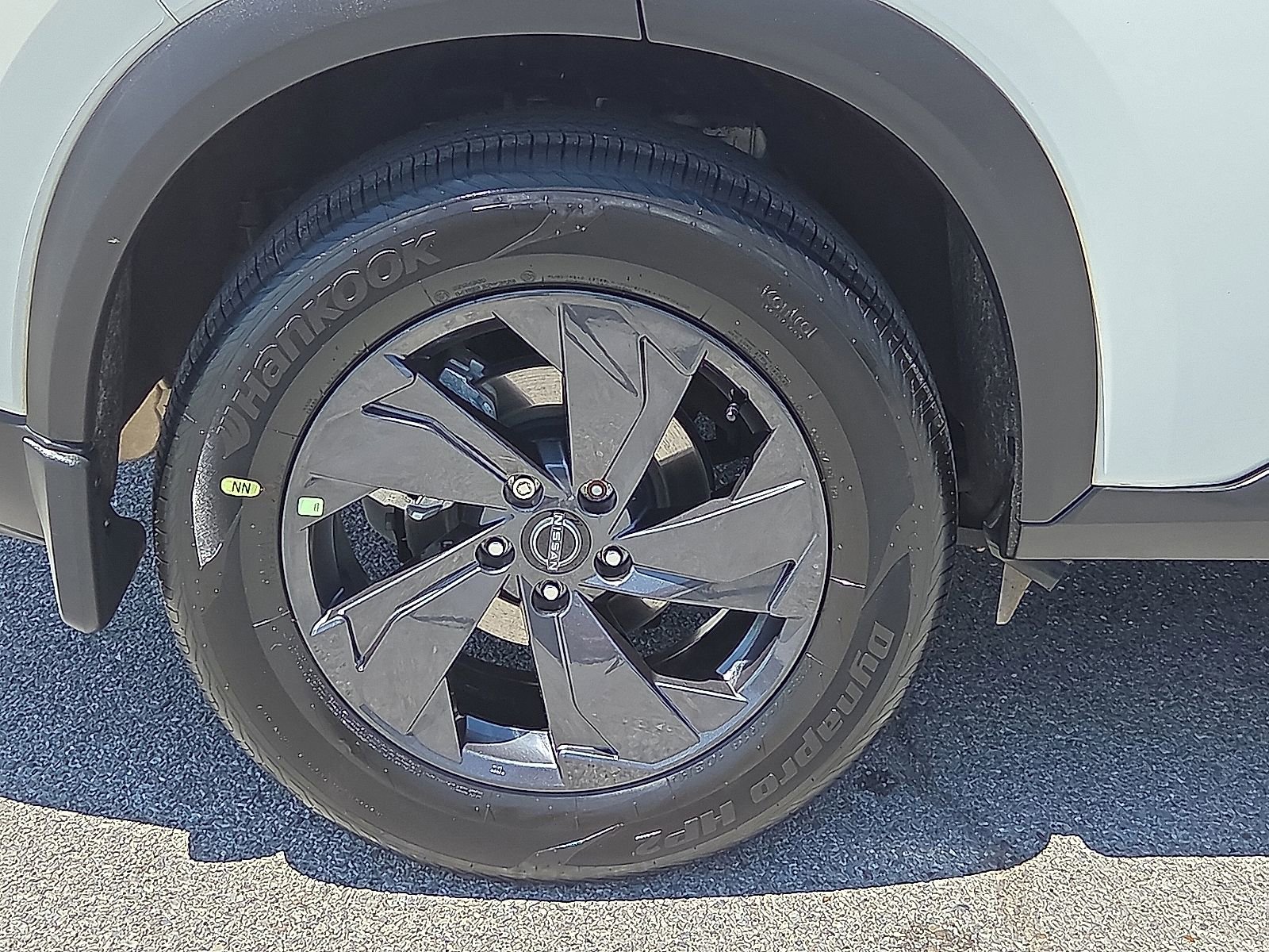 Used 2023 Nissan Rogue S AWD/4WD image 7