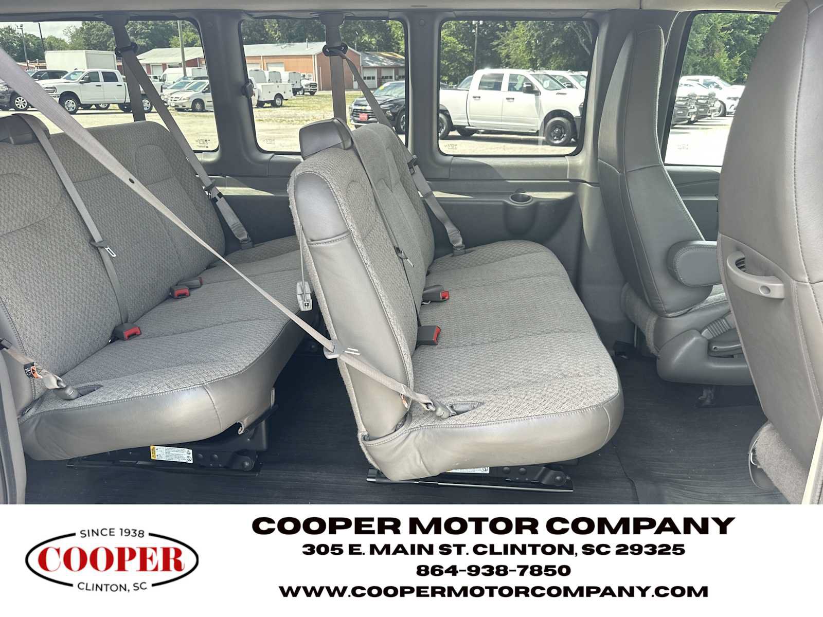 Used 2025 Chevrolet Express 3500 LS RWD image 15