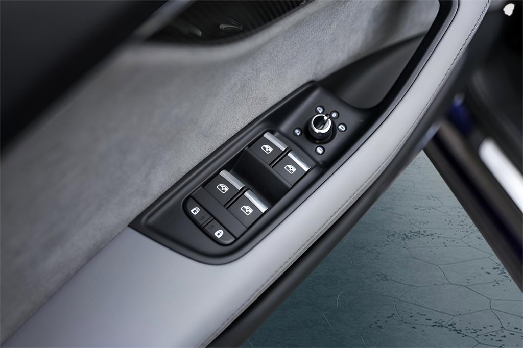 Used 2024 Audi SQ7 Prestige w/ Prestige Package image 26