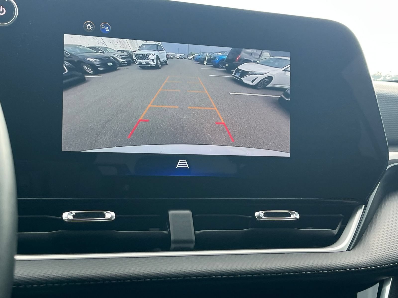 Used 2025 Chevrolet Equinox LT FWD image 23