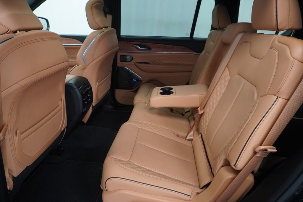 Certified 2024 Jeep Grand Cherokee L Summit AWD/4WD image 19