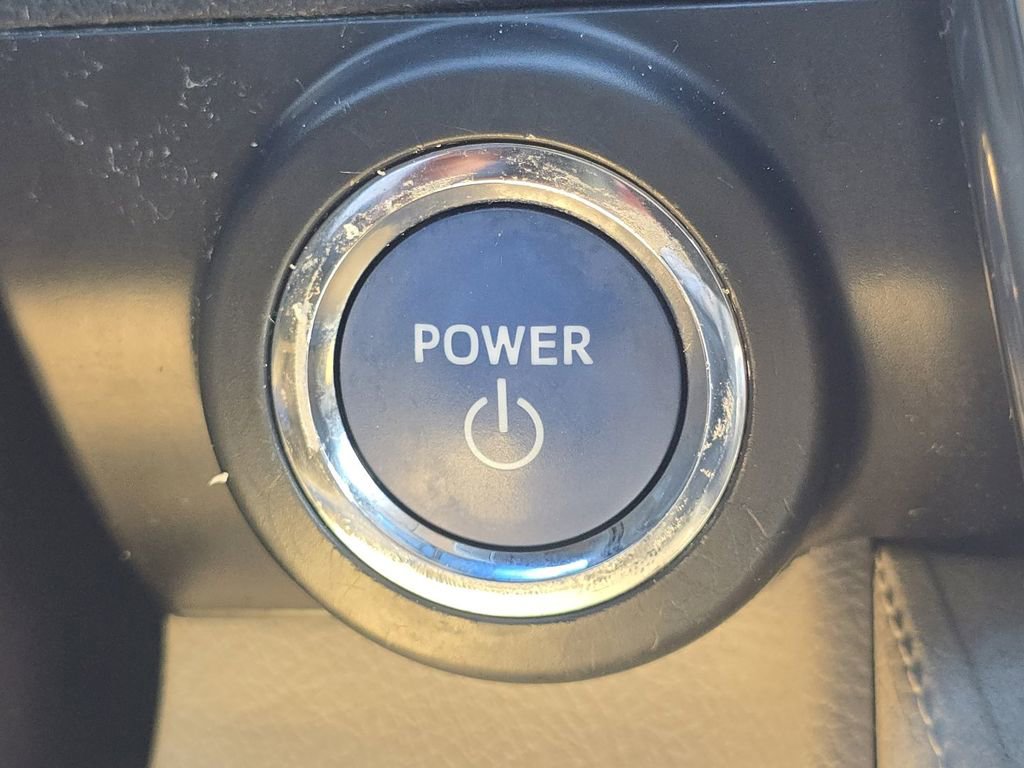 Used 2014 Toyota Camry LE image 30