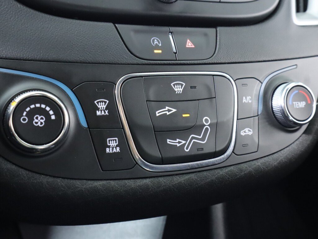 Used 2023 Chevrolet Malibu LS FWD image 21
