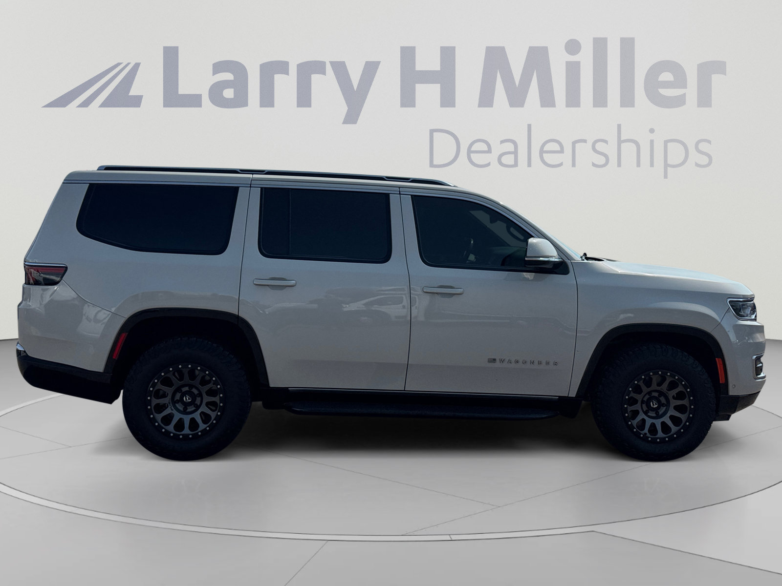 Used 2022 Jeep Wagoneer Series I AWD/4WD image 6