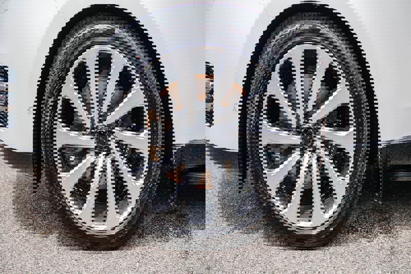 New 2026 Land Rover Range Rover Long Wheelbase SE image 9