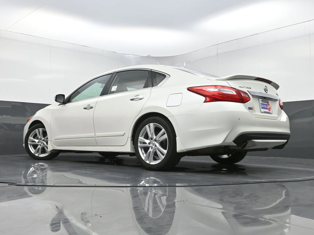 Used 2017 Nissan Altima 3.5 SL w/ 3.5SL Technology Package FWD image 26