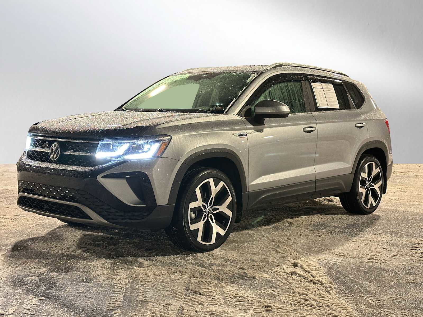 Used 2023 Volkswagen Taos SEL image 6