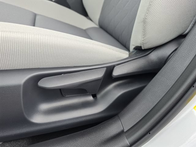 Used 2026 Toyota Corolla LE FWD image 22