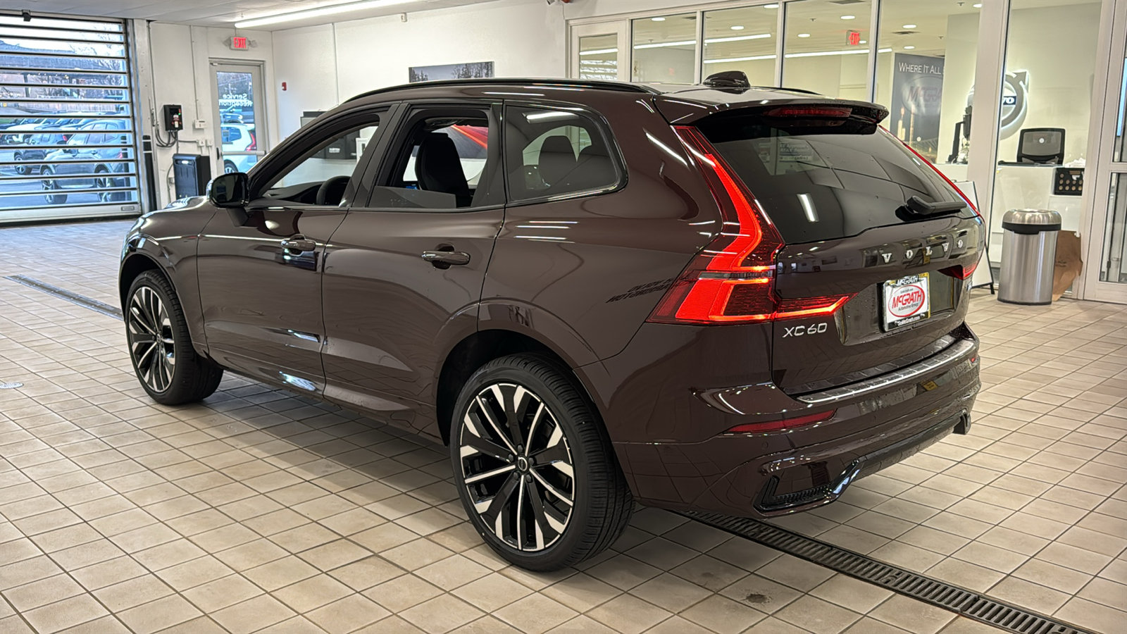 New 2026 Volvo XC60 B5 Ultra w/ Protection Package Premier AWD/4WD image 7