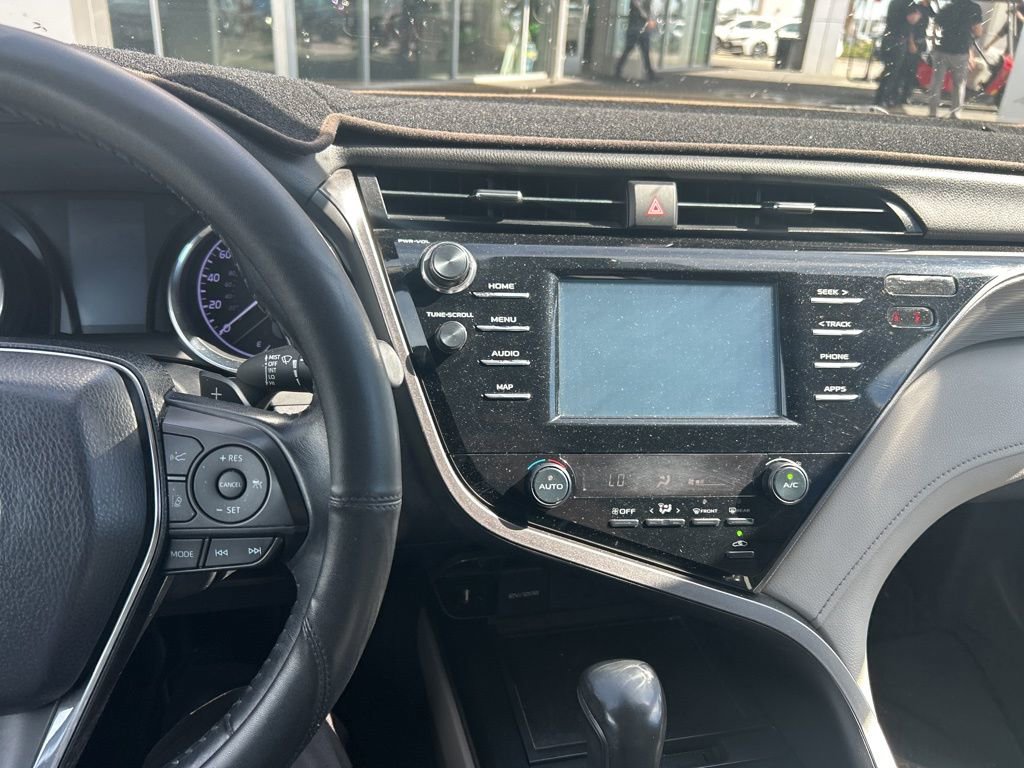 Used 2019 Toyota Camry SE w/ Carpet Mat Package image 23