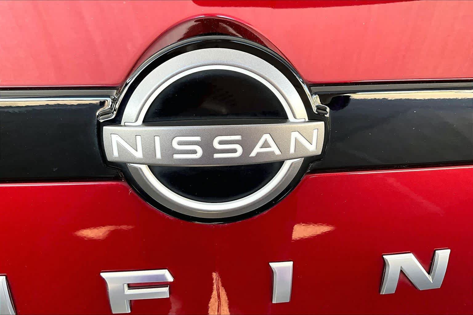 Used 2023 Nissan Pathfinder SL w/ SL Premium Package FWD image 31