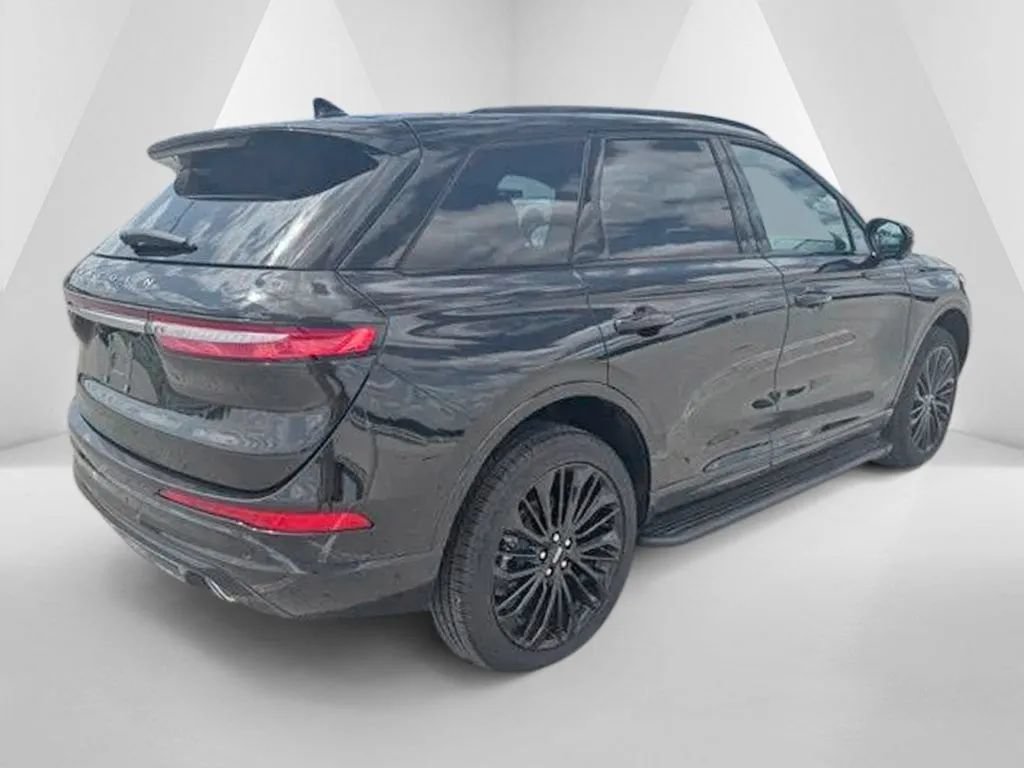 Used 2025 Lincoln Corsair AWD w/ Jet Appearance Package image 7