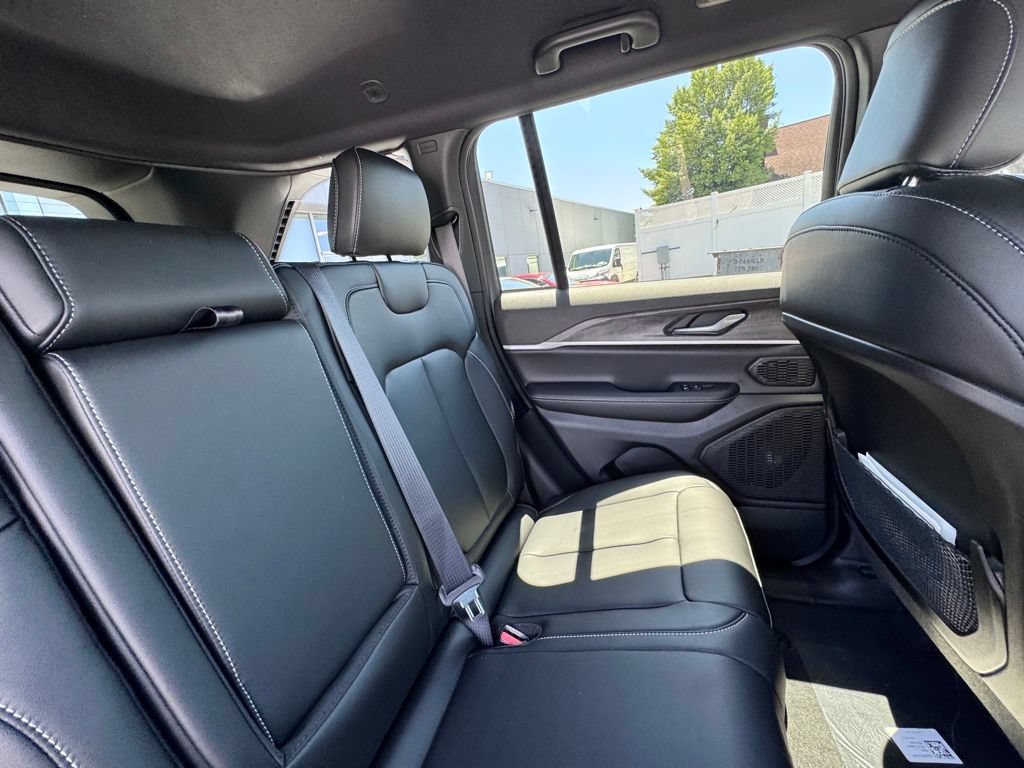 New 2026 Jeep Grand Cherokee Limited AWD/4WD image 22