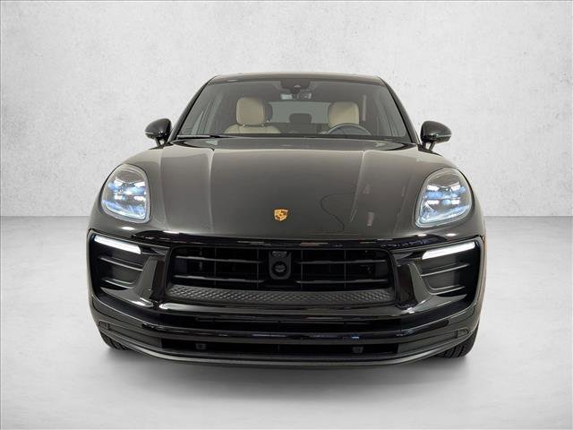Certified 2025 Porsche Macan image 6