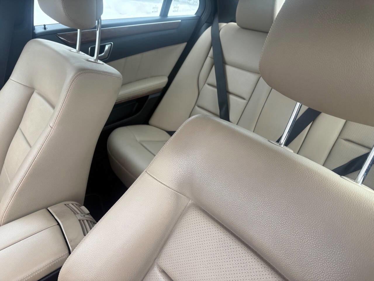 Used 2012 Mercedes-Benz E 350 Sedan w/ Lane Tracking Pkg image 18