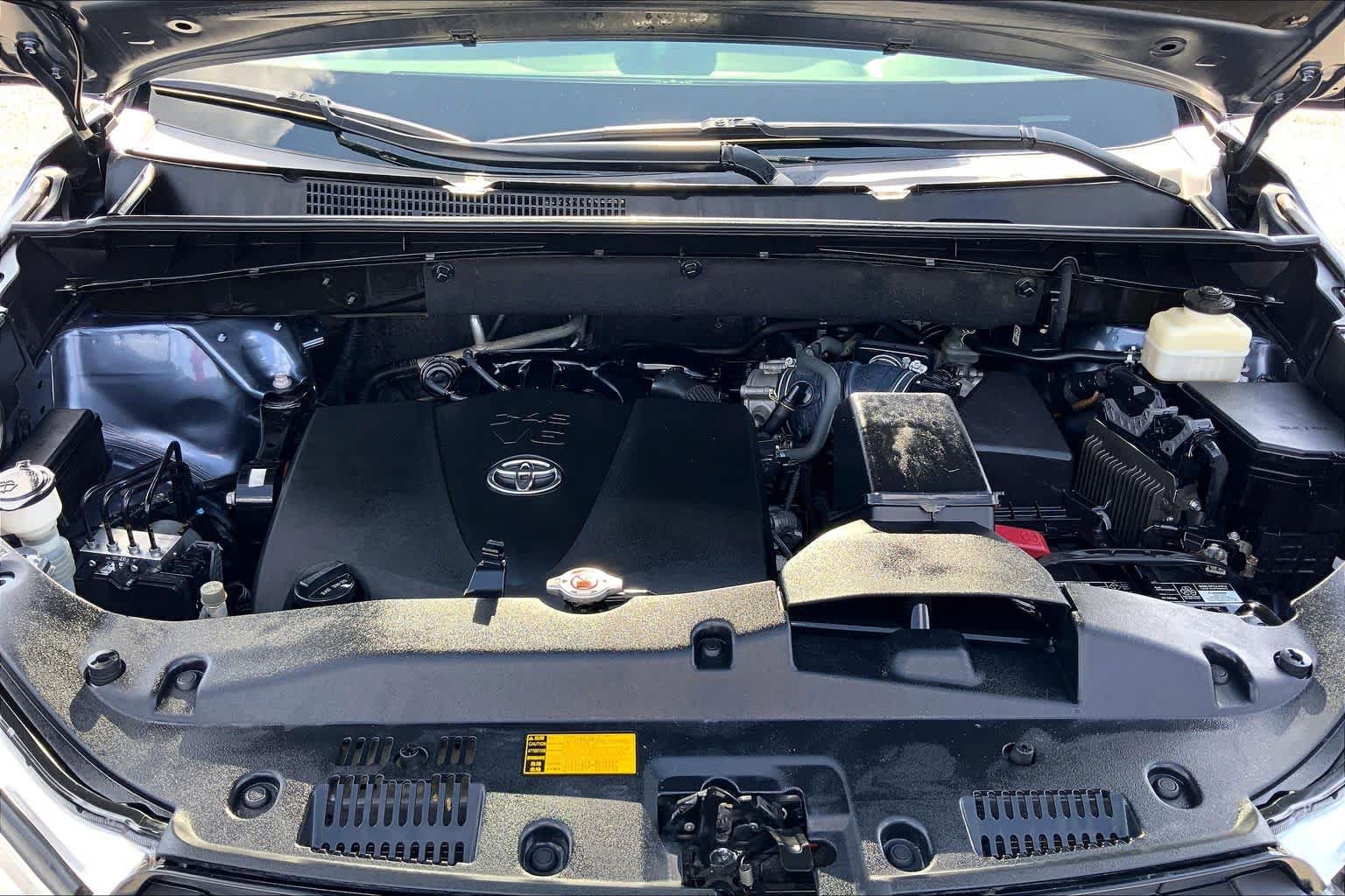 Used 2018 Toyota Highlander XLE FWD image 31