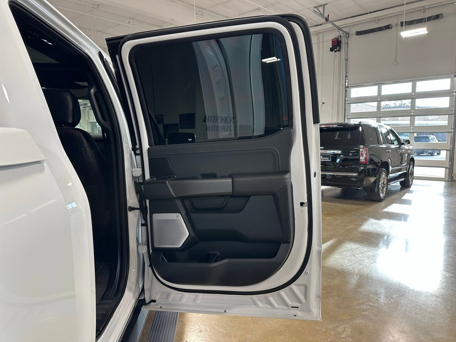 Used 2025 Ford F150 Lariat w/ Equipment Group 502A High image 45